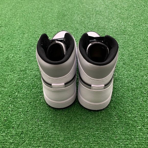 -Edm- 🐼*NEW* Air Jordan 1 Mid “White Shadow” (Sz 10) - Picture 5 of 10